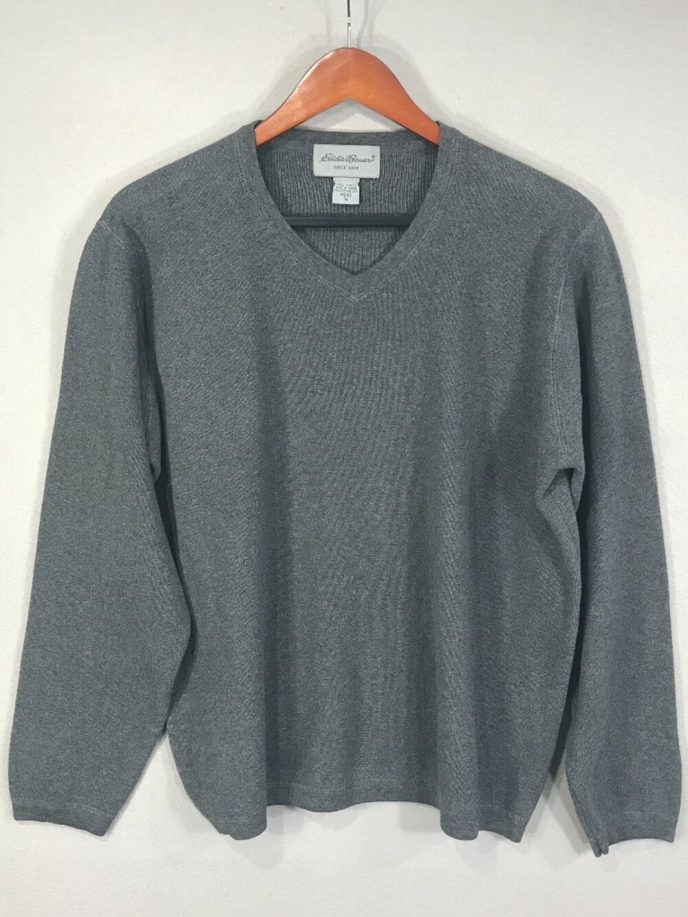 Eddie Bauer Sweater Men's Medium Gray Knit Heavyweight Pullover V-Neck LS Casual
